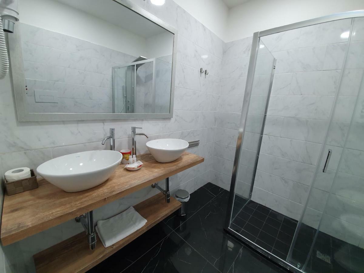 Dimorra Boutique Rooms 那不勒斯 外观 照片